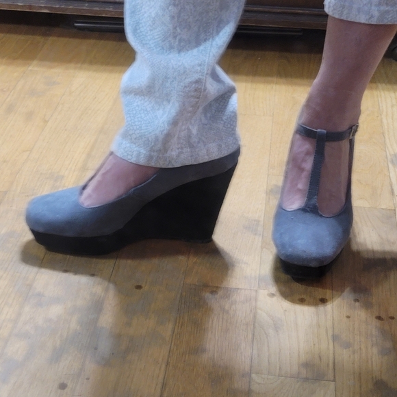 Sao Paolo faux suede wedges - Picture 2 of 6